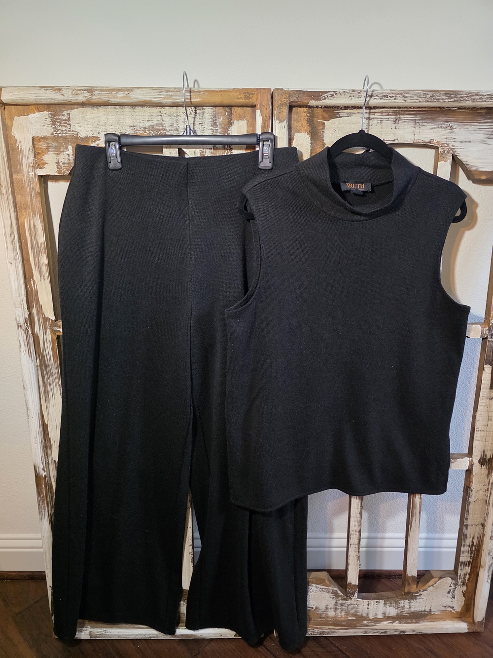 Truth Sleeveless Mock Neck Top & Wide Leg Pants Set - Black